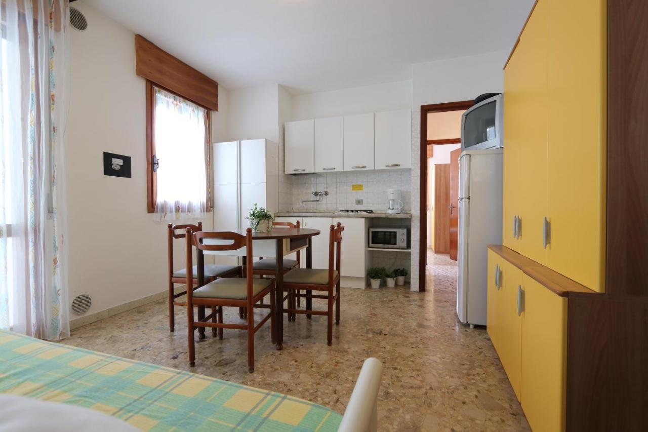 Appartamenti Fiordalisi Bibione Exteriör bild